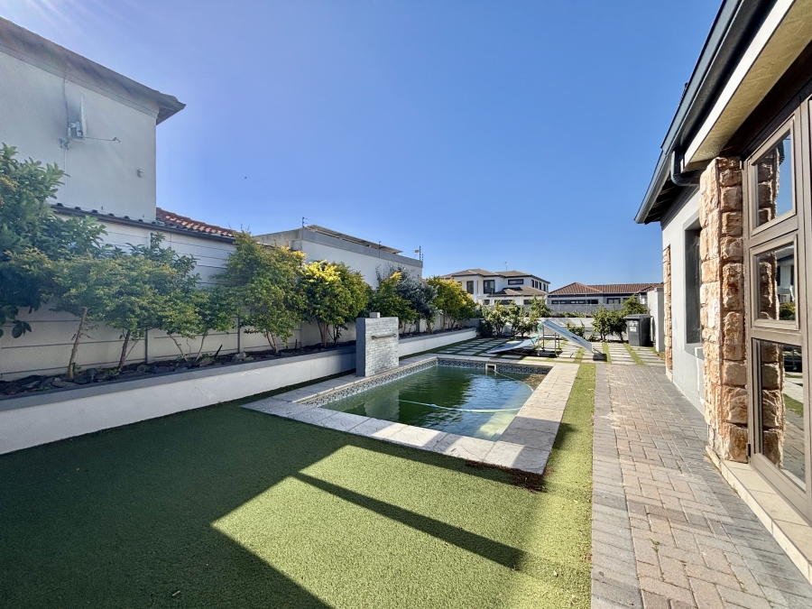 To Let 3 Bedroom Property for Rent in Parklands Western Cape